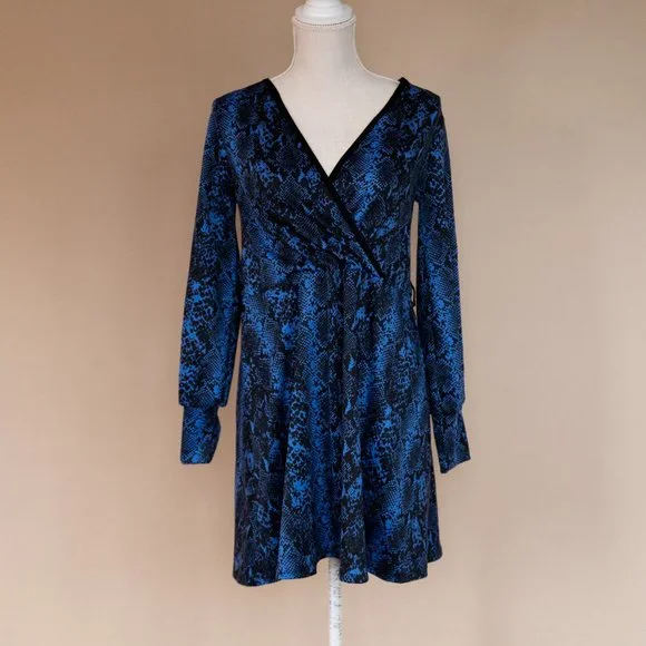 Go Couture | Dresses | Go Couture Mini Long Sleeve Animal Print Wrap Dress  Womens Size Medium Blue | Poshmark